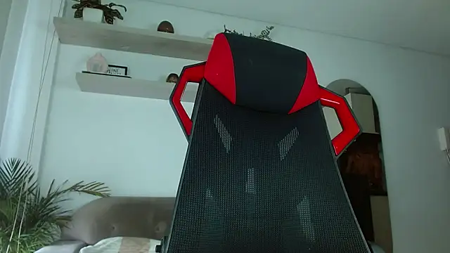 Snapshot of Robyn_Miller chatting on 20, 9, 2025 Robyn Miller online show from 20, 9, 2025