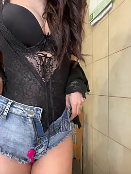 L000lita online show from 13, 4, 2026