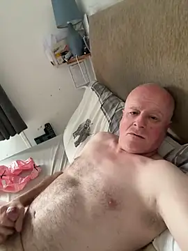 Snapshot of locallad88 chatting on 10, 9, 2025 locallad88 online show from 10, 9, 2025