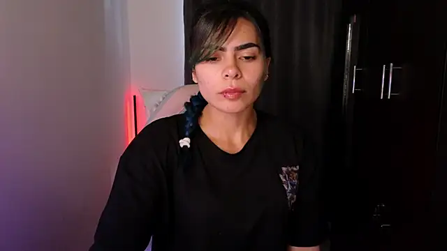 Snapshot of sexyladyy_ chatting on 10, 9, 2025 sexyladyy online show from 10, 9, 2025