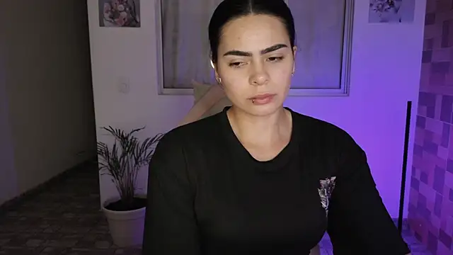 Snapshot of sexyladyy_ chatting on 4, 3, 2025 sexyladyy online show from 4, 3, 2025