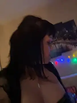 Lolaley2 online show from 10, 3, 2025