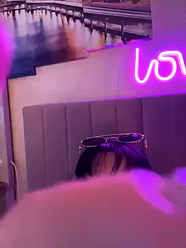 Lolaley2 online show from 1, 12, 2025