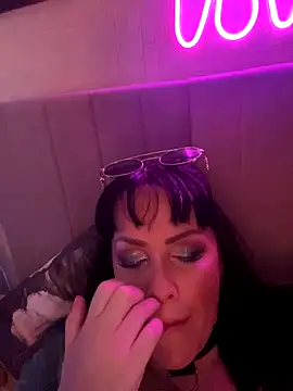 Lolaley2 online show from 3, 11, 2025