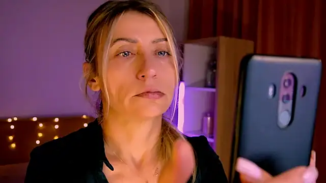 ZoeGrant online show from 31, 3, 2026