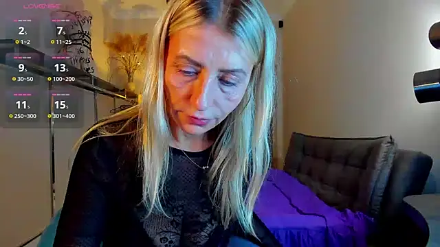 ZoeGrant online show from 21, 9, 2025