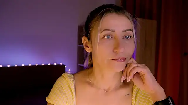 ZoeGrant online show from 14, 4, 2026