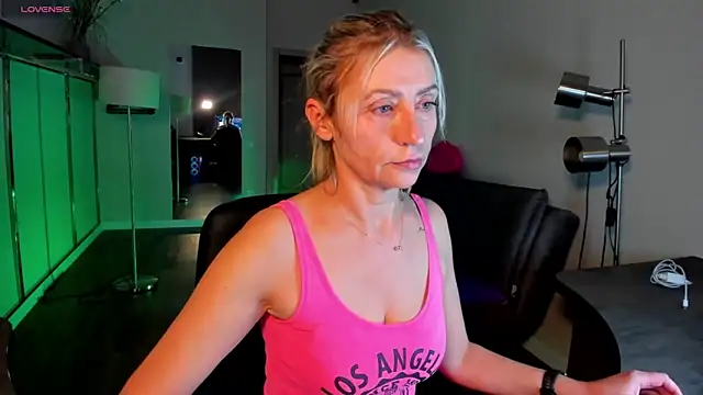 ZoeGrant online show from 8, 2, 2026