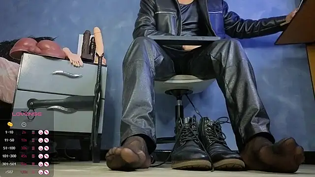 TomLover 12 online show from 2, 4, 2026