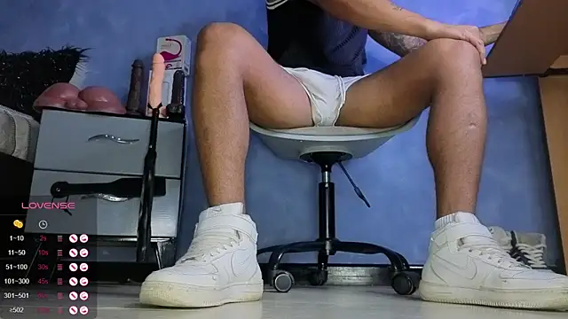 TomLover 12 online show from 10, 4, 2026