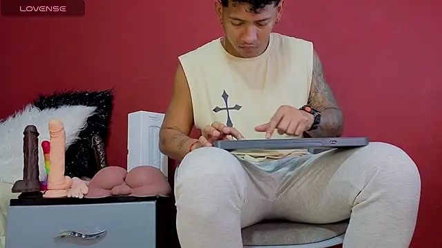 TomLover 12 online show from 22, 10, 2025