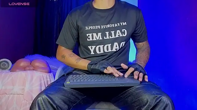 TomLover 12 online show from 9, 10, 2025