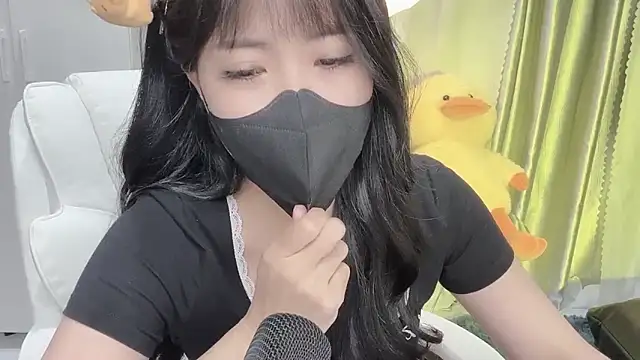 Snapshot of Mya_Lee chatting on 14, 2, 2025 Mya Lee online show from 14, 2, 2025