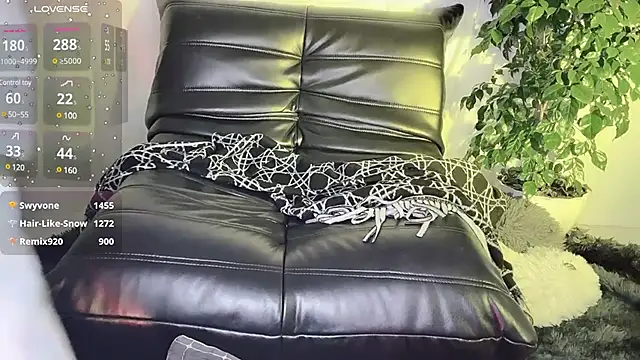 Snapshot of Mya_Lee chatting on 27, 12, 2024 Mya Lee online show from 27, 12, 2024