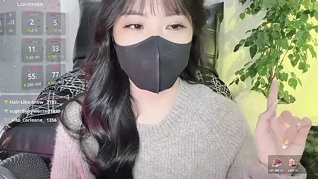 Snapshot of Mya_Lee chatting on 4, 1, 2025 Mya Lee online show from 4, 1, 2025