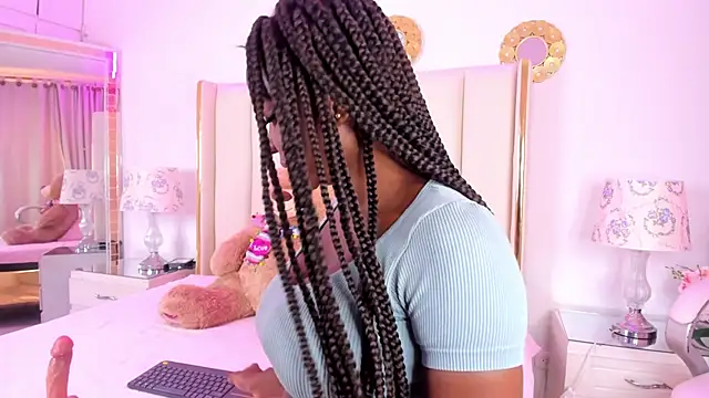 GianinaLewis online show from 4, 2, 2026