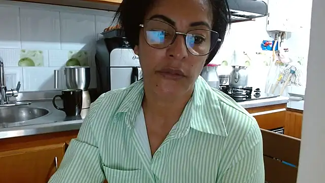 kateleyagrey online show from 10, 3, 2025