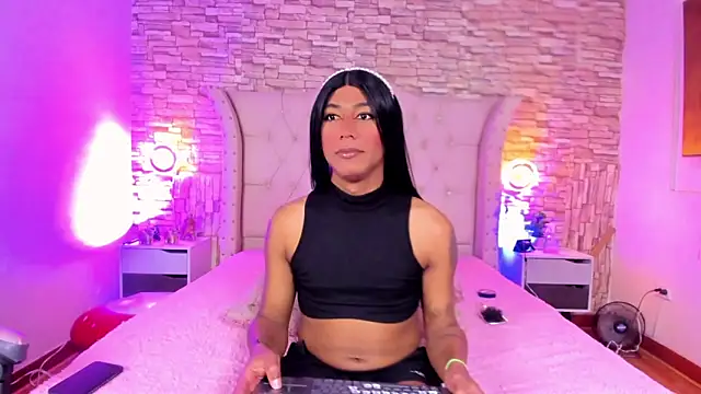 Lucia-sex online show from 5, 3, 2026