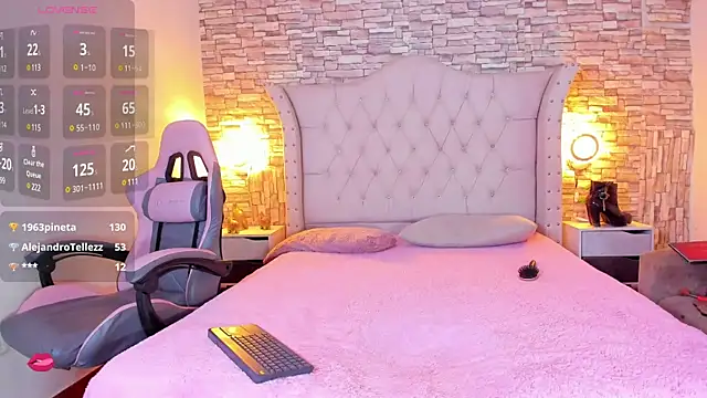 Snapshot of Lucia-sex chatting on 4, 3, 2025 Lucia-sex online show from 4, 3, 2025