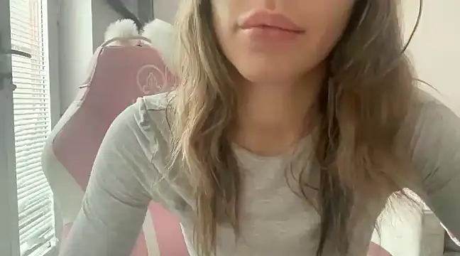 Lillymariee online show from 17, 2, 2025