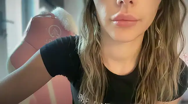 Lillymariee online show from 21, 2, 2025