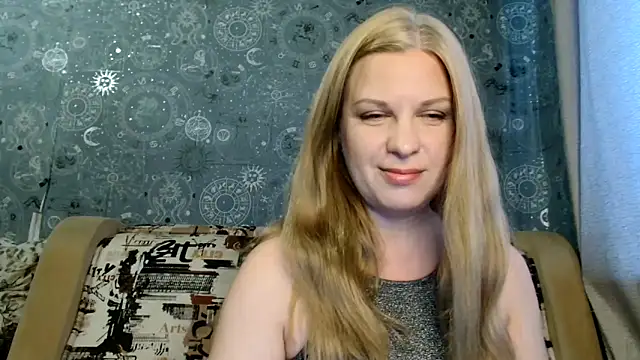 Snapshot of BlondeFox chatting on 18, 6, 2026 BlondeFox online show from 18, 6, 2026