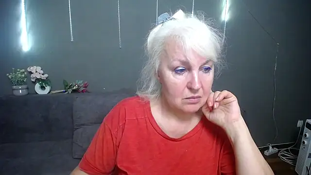Snapshot of BlondyLeeBest chatting on 6, 5, 2026 BlondyLeeBest online show from 6, 5, 2026