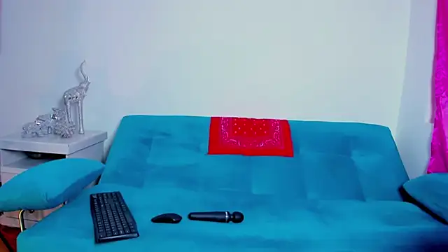 Victoria Jonness online show from 17, 10, 2025