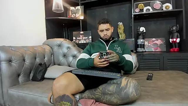 Snapshot of matteosantos chatting on 19, 10, 2025 matteosantos online show from 19, 10, 2025