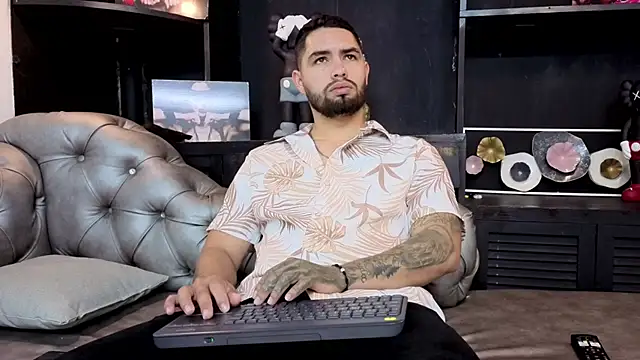 Snapshot of matteosantos chatting on 4, 10, 2025 matteosantos online show from 4, 10, 2025