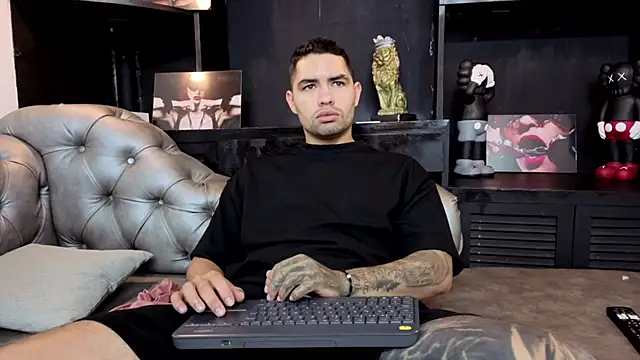 Snapshot of matteosantos chatting on 22, 10, 2025 matteosantos online show from 22, 10, 2025