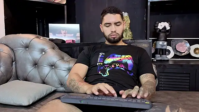 Snapshot of matteosantos chatting on 5, 10, 2025 matteosantos online show from 5, 10, 2025