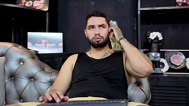 Snapshot of matteosantos chatting on 10, 10, 2025 matteosantos online show from 10, 10, 2025