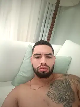 Snapshot of matteosantos chatting on 2, 10, 2025 matteosantos online show from 2, 10, 2025