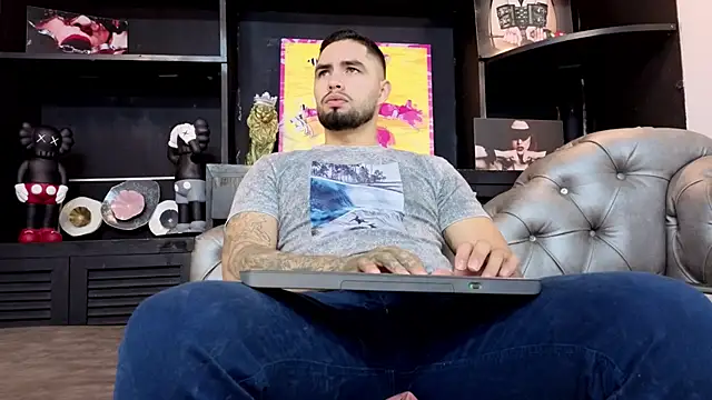 Snapshot of matteosantos chatting on 10, 9, 2025 matteosantos online show from 10, 9, 2025