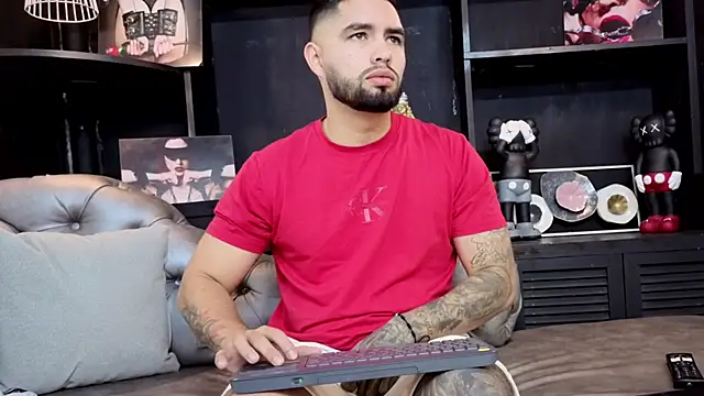 Snapshot of matteosantos chatting on 16, 10, 2025 matteosantos online show from 16, 10, 2025