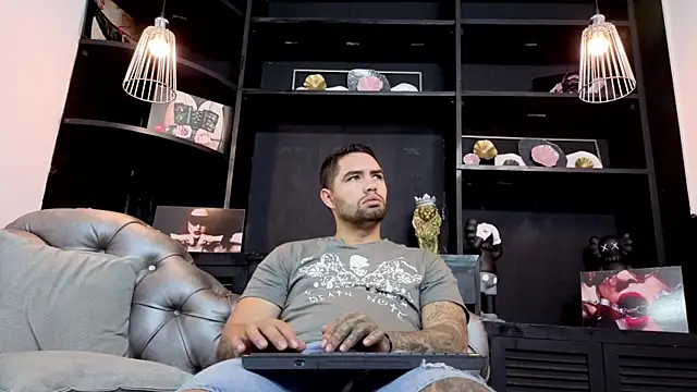 Snapshot of matteosantos chatting on 31, 10, 2025 matteosantos online show from 31, 10, 2025