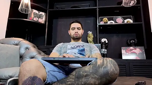 Snapshot of matteosantos chatting on 5, 11, 2025 matteosantos online show from 5, 11, 2025