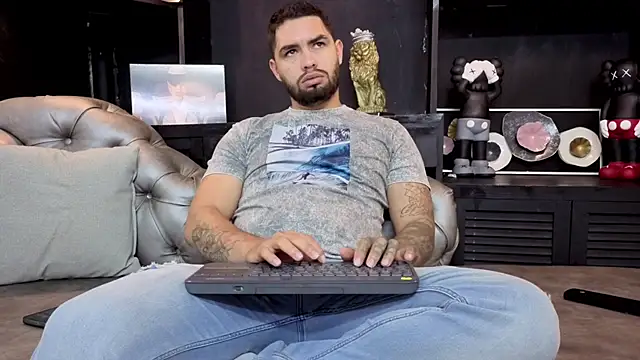 Snapshot of matteosantos chatting on 7, 10, 2025 matteosantos online show from 7, 10, 2025