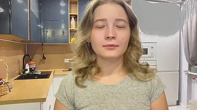 CharmingSarah online show from 27, 9, 2025