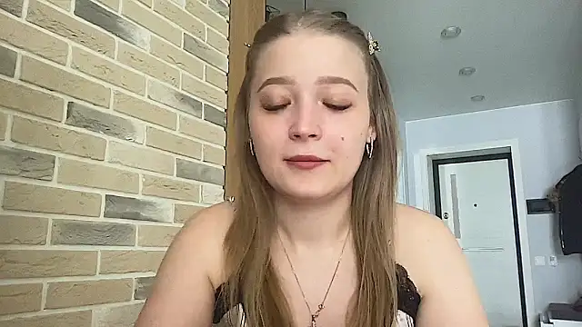 CharmingSarah online show from 10, 3, 2026