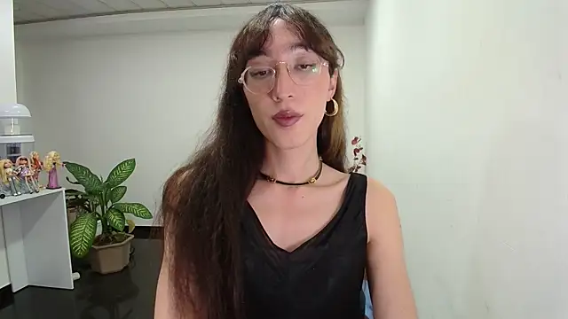 NicoleCortez online show from 20, 2, 2025