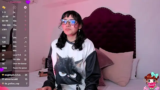 lucyycy online show from 27, 2, 2025