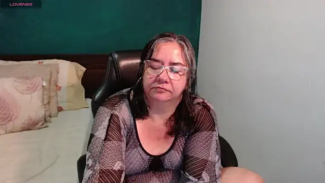 Snapshot of scaelettdubois chatting on 3, 7, 2026 scaelettdubois online show from 3, 7, 2026