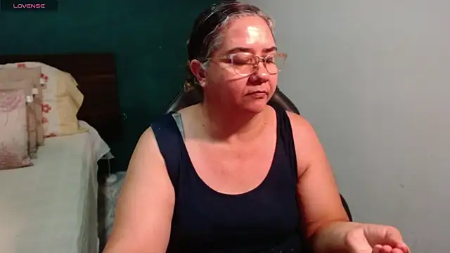 Snapshot of scaelettdubois chatting on 19, 6, 2026 scaelettdubois online show from 19, 6, 2026