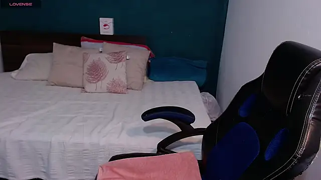 scaelettdubois online show from 22, 2, 2025