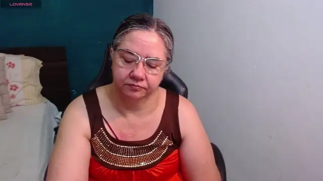 Snapshot of scaelettdubois chatting on 7, 6, 2026 scaelettdubois online show from 7, 6, 2026