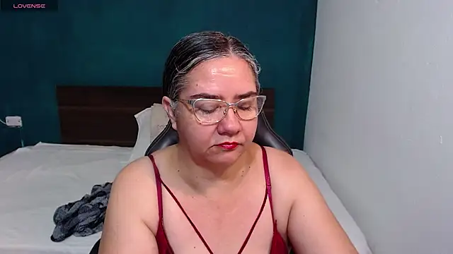 scaelettdubois online show from 5, 10, 2025