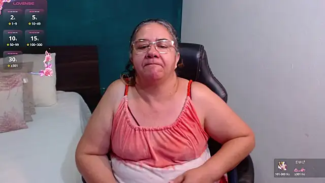 Snapshot of scaelettdubois chatting on 17, 2, 2026 scaelettdubois online show from 17, 2, 2026