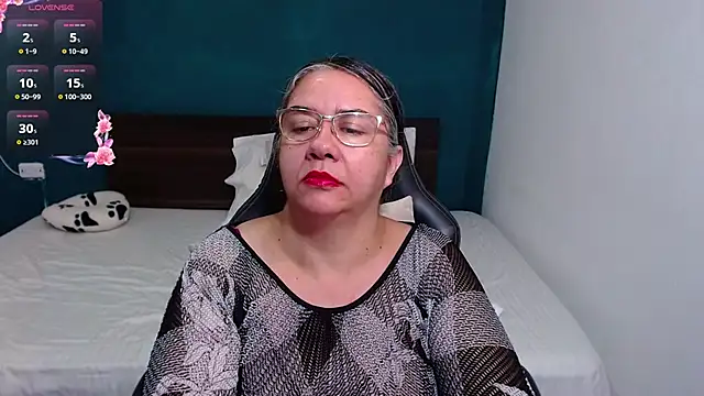 scaelettdubois online show from 10, 10, 2025